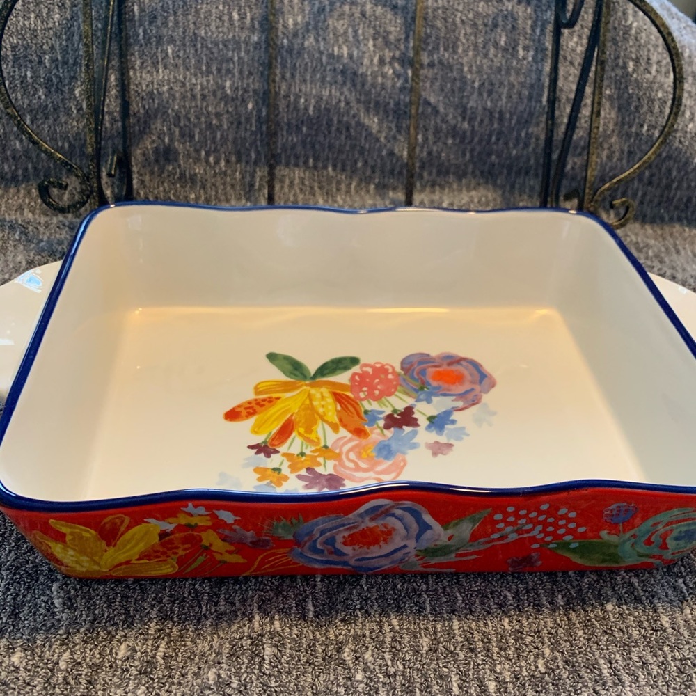 The Pioneer Woman baking dish